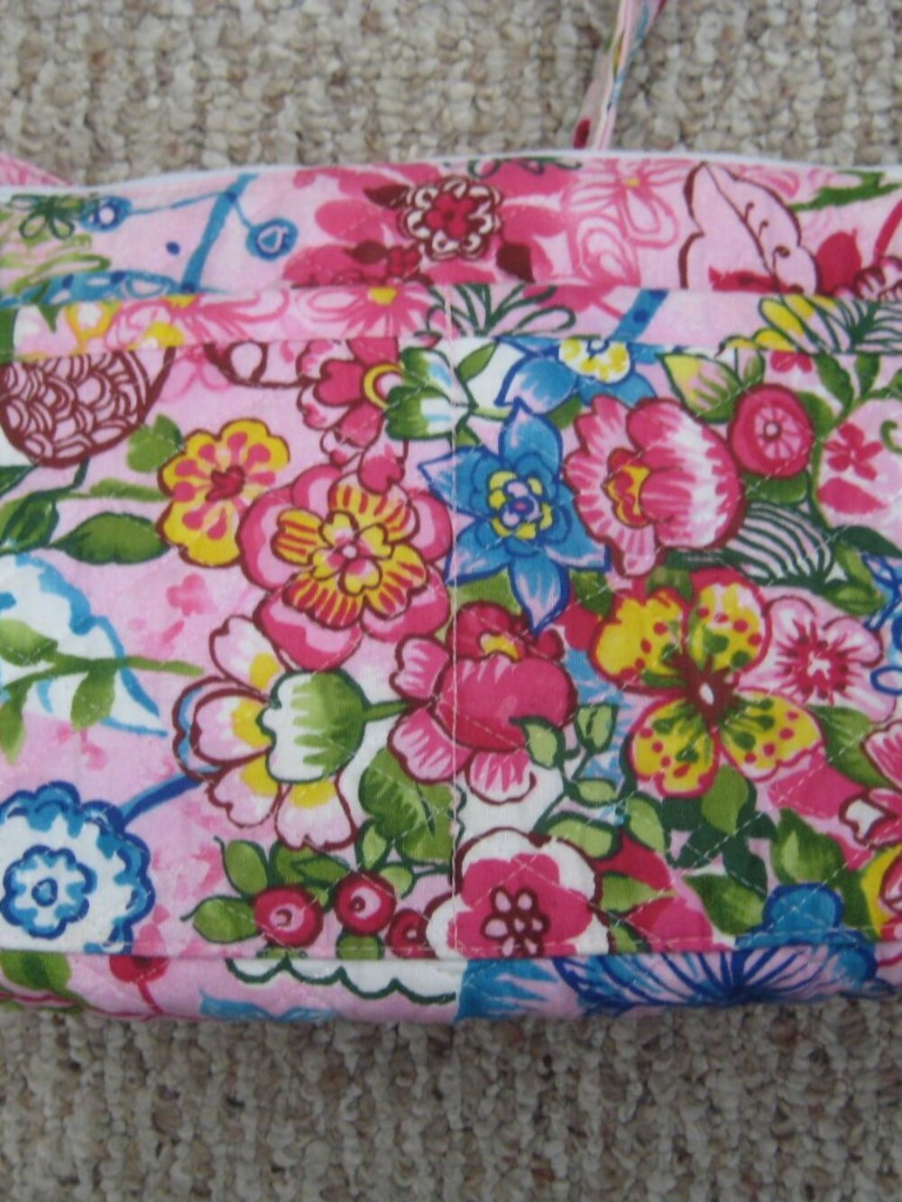 SOFT PINK FLORALS QUILTED ZIPPERED HANDBAG BY HERSEYSHANDBAGS.COM - Picture 3 of 4